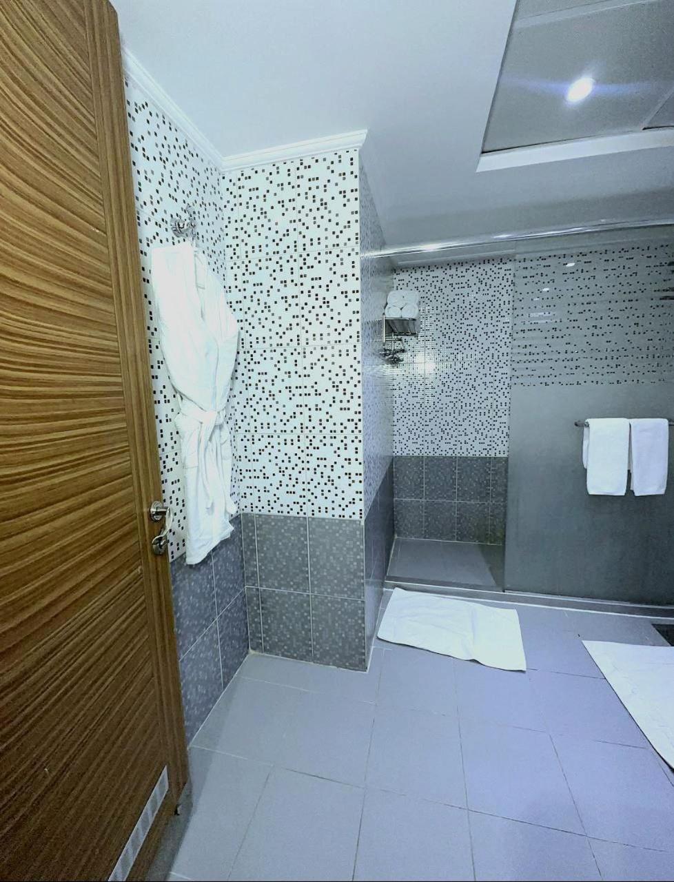 One Inn Hotel Medina Luaran gambar