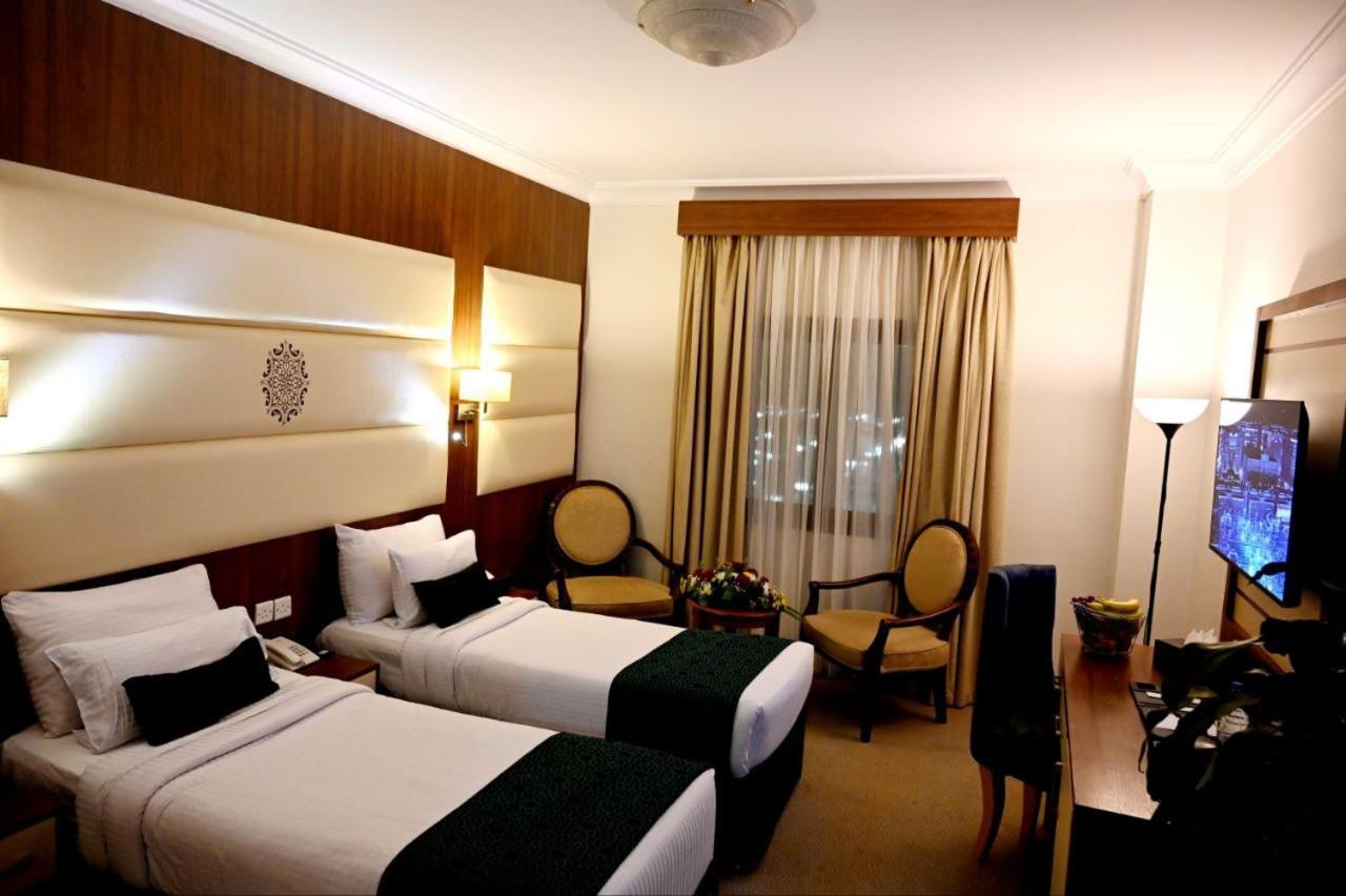 One Inn Hotel Medina Luaran gambar