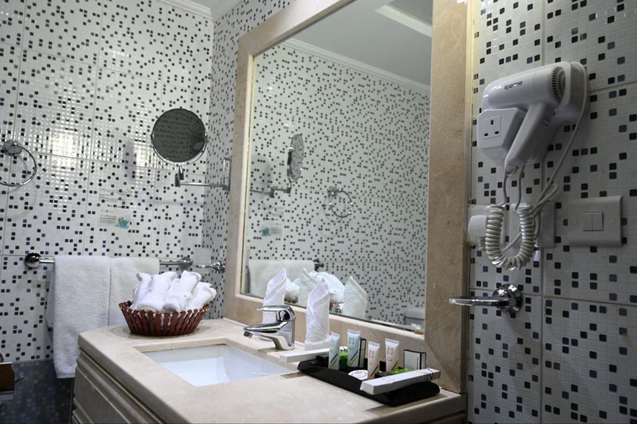 One Inn Hotel Medina Luaran gambar